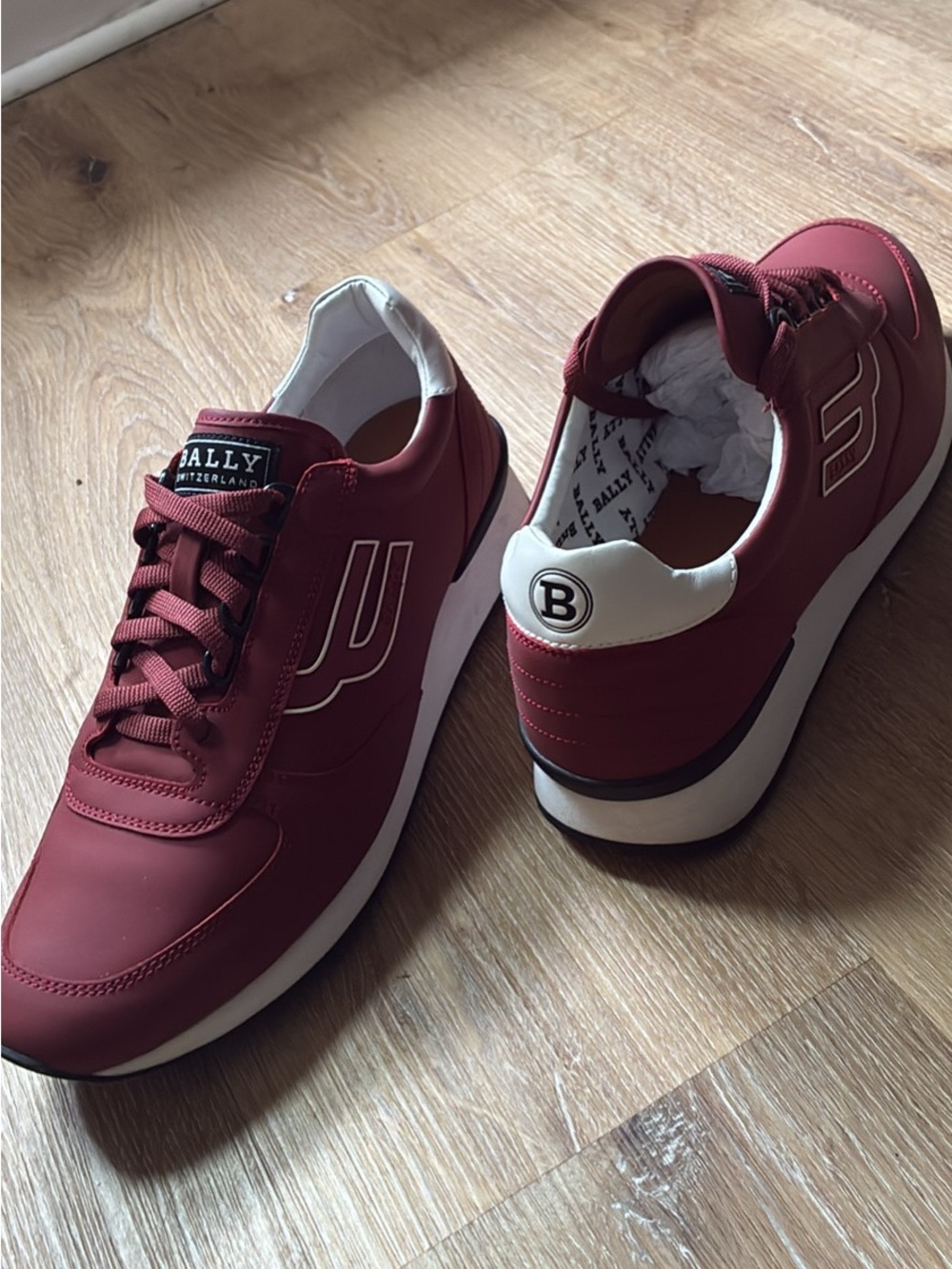 NSR Men’s Burgundy and White Low-Top Sneakers